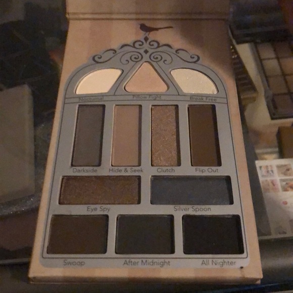 Pretty Vulgar Nightingale Palette - Picture 3 of 6